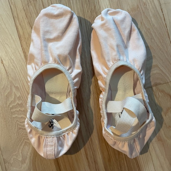 SoDanca canvas split sole ballet shoe light pink 8 1/2 - Picture 2 of 6